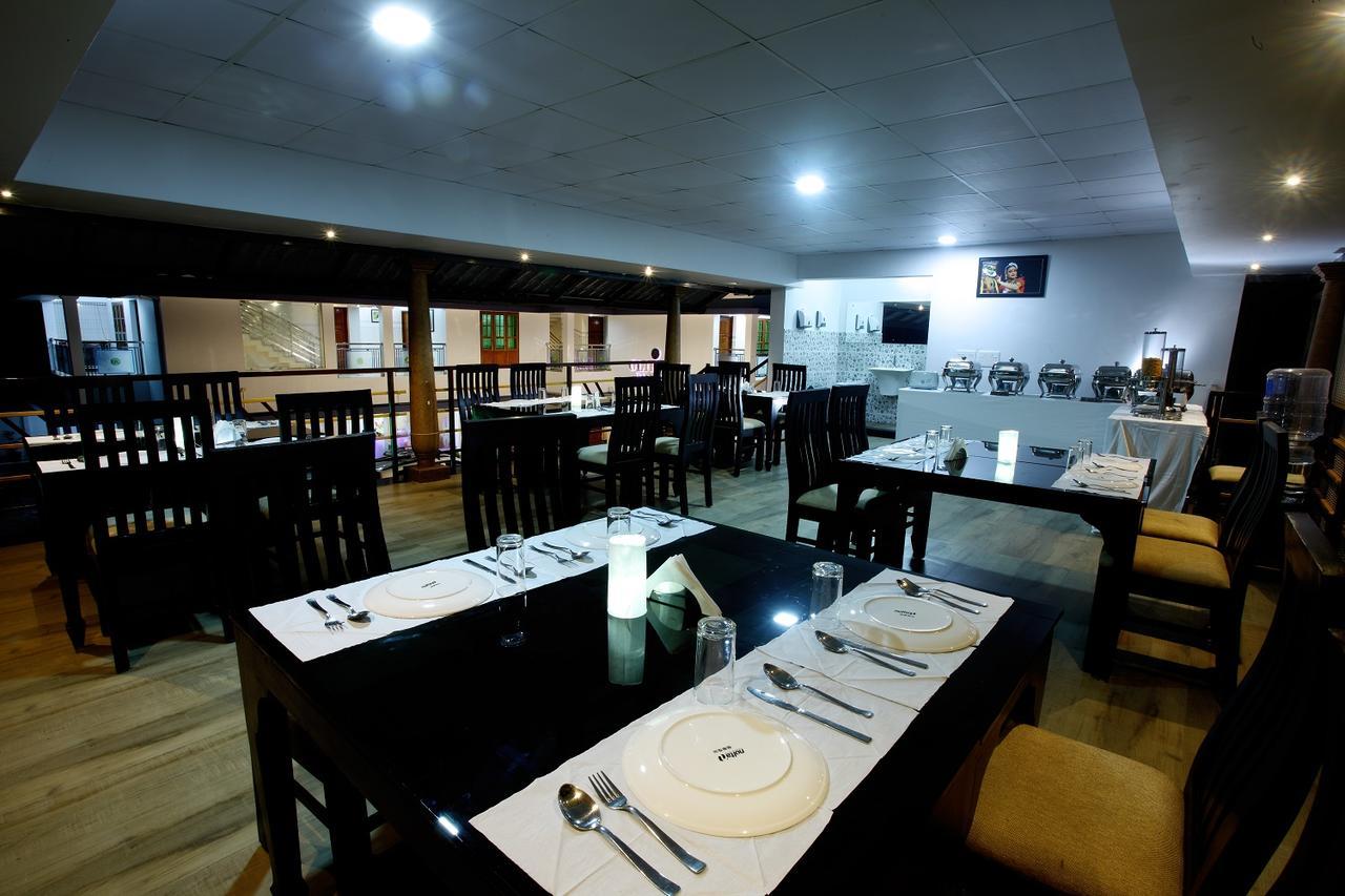 Clirind Resort Athirappilly Exterior photo