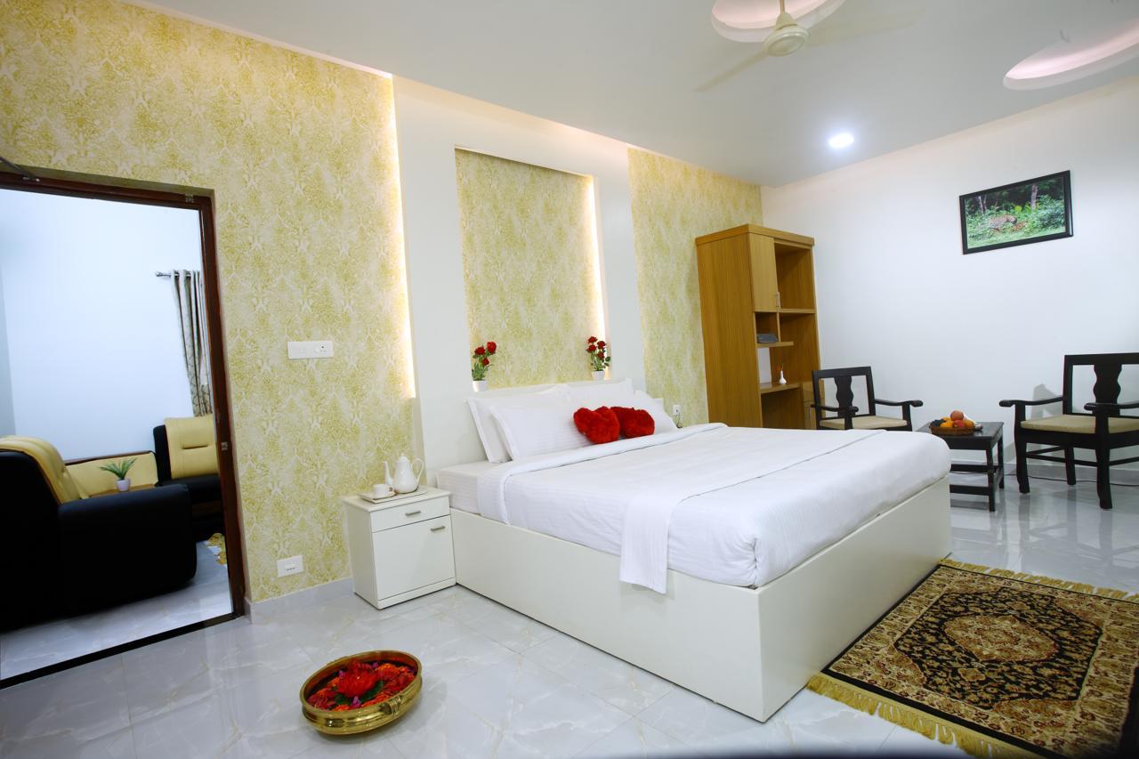 Clirind Resort Athirappilly Exterior photo