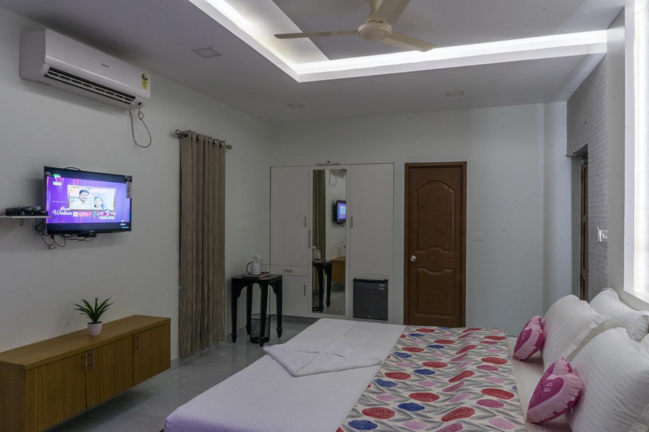 Clirind Resort Athirappilly Exterior photo