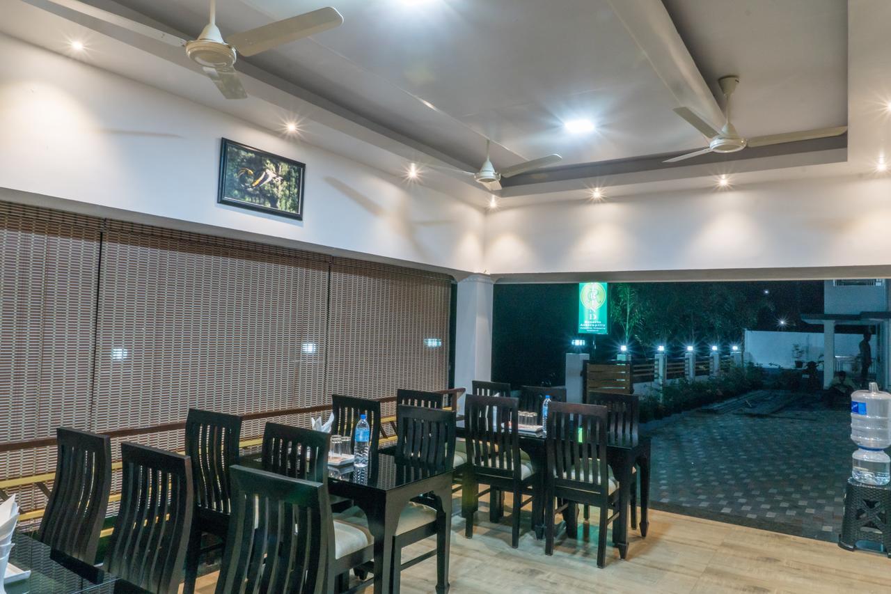 Clirind Resort Athirappilly Exterior photo